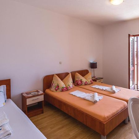 2 Bedroom Stunning Apartment In 마카르스카 외부 사진
