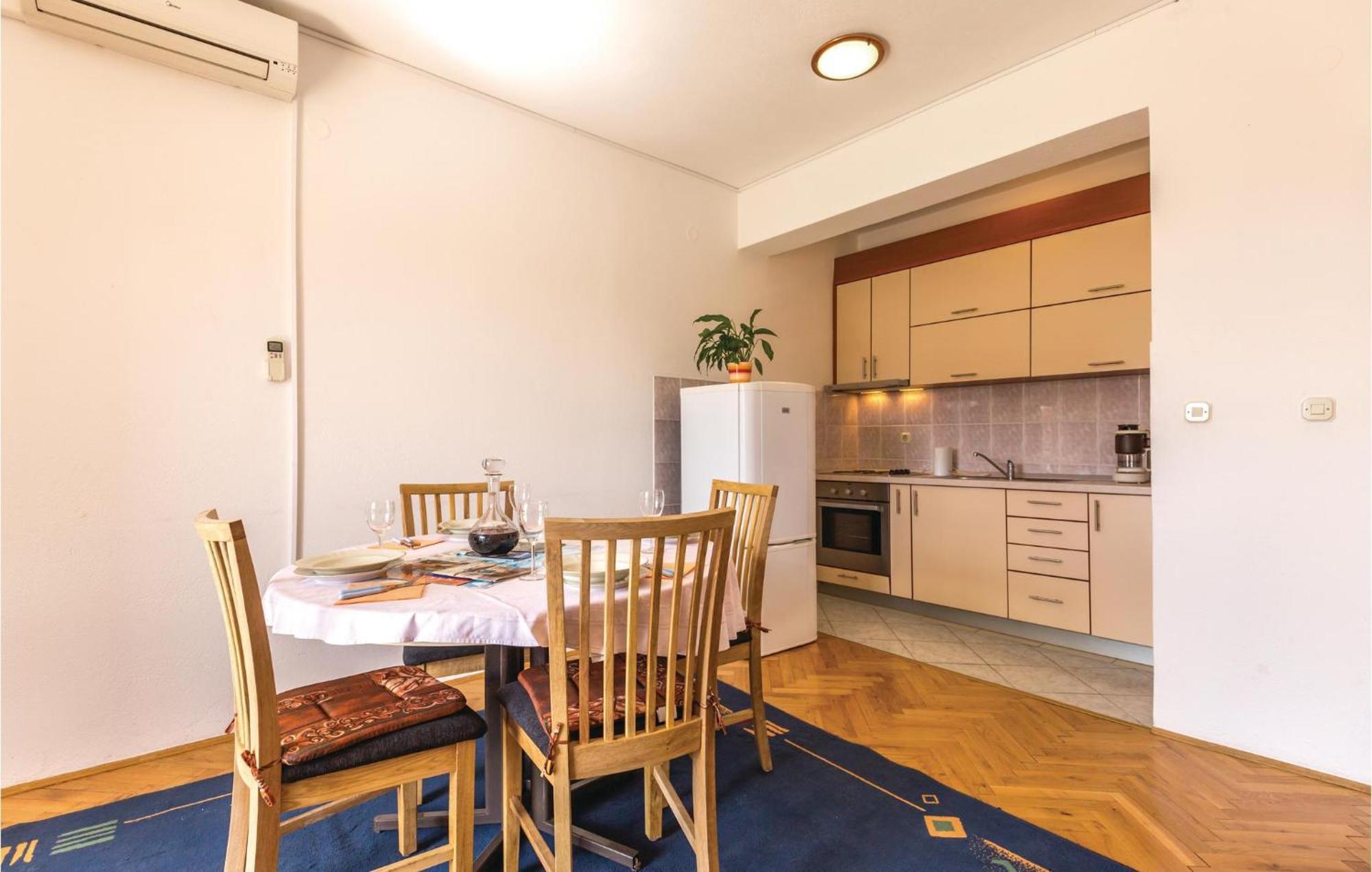 2 Bedroom Stunning Apartment In 마카르스카 외부 사진